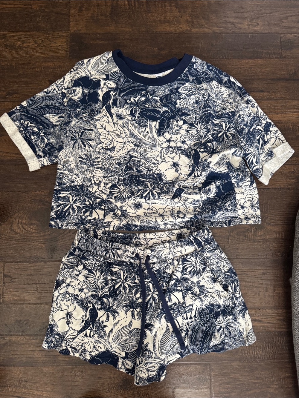 Old Navy Navy and White Tropical Print Lounge Set